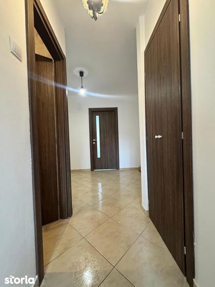 Apartament cu 3 camere semidecomandat în Dorobanți