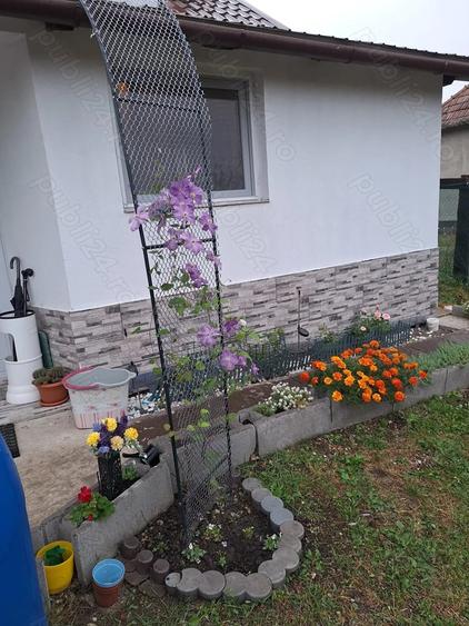 Casa de vanzare construc?ie 2013 informa?i tel. - 3