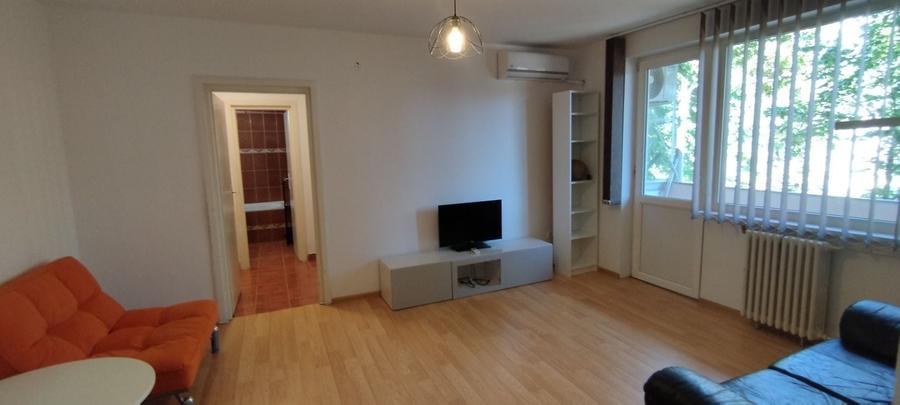 Apartament cu 2 camere decomandat în Medicină