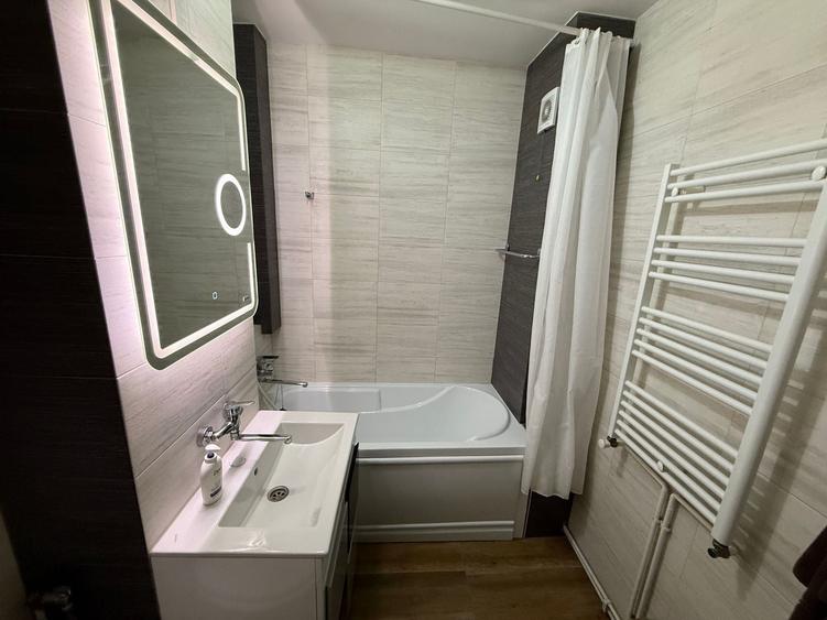 Apartament cu 2 camere decomandat, mobilat în Poiana Câmpina