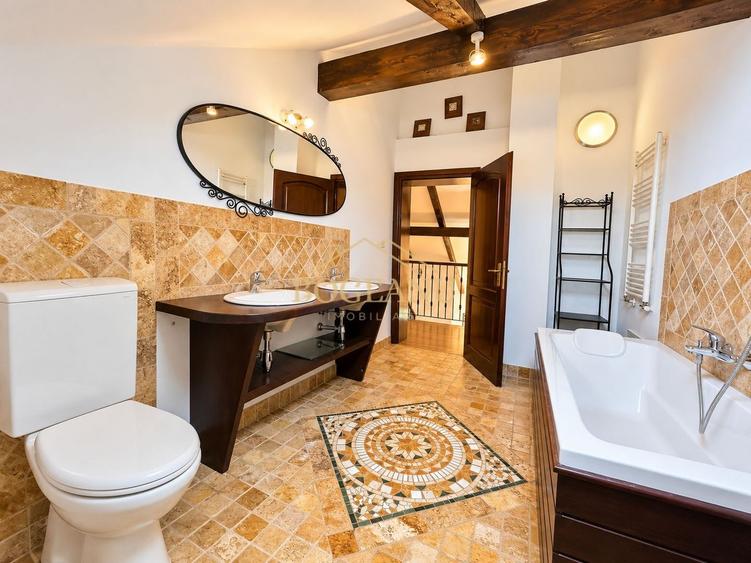 Casă individuală cu 5 camere cu Canalizare în Sânmihaiu Român
