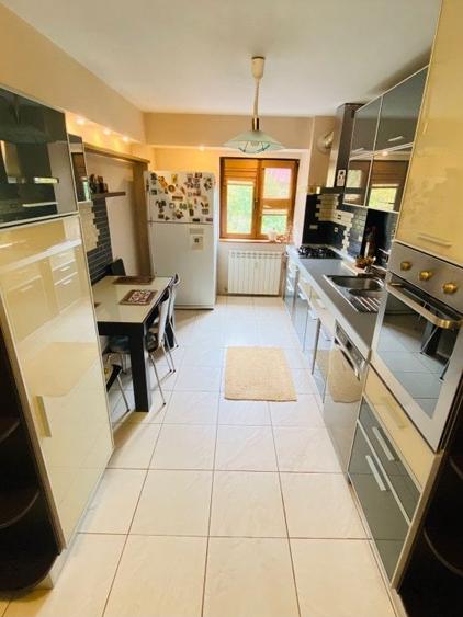 Apartament cu 2 camere decomandat, mobilat în Crângași