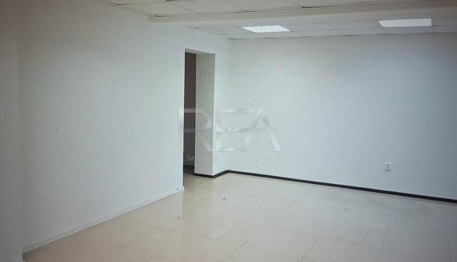 Apartament cu 4 camere decomandat în Cotroceni