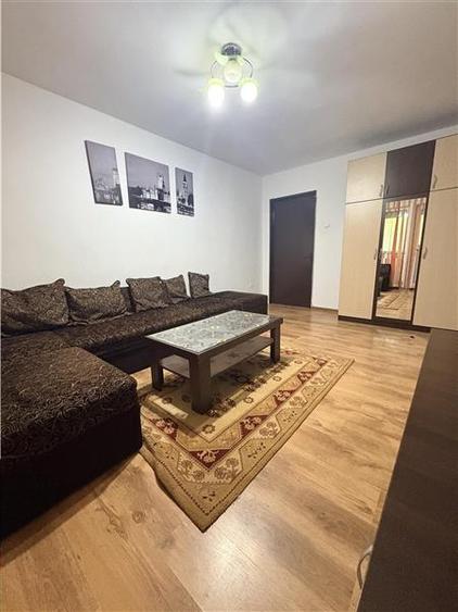 Apartament cu 3 camere decomandat în Tomis Nord