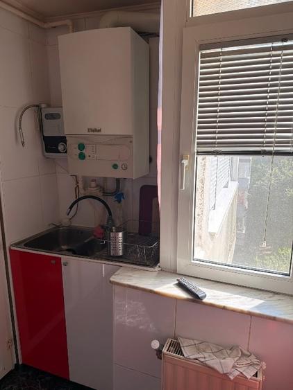Apartament cu 4 camere decomandat, mobilat în Dacia