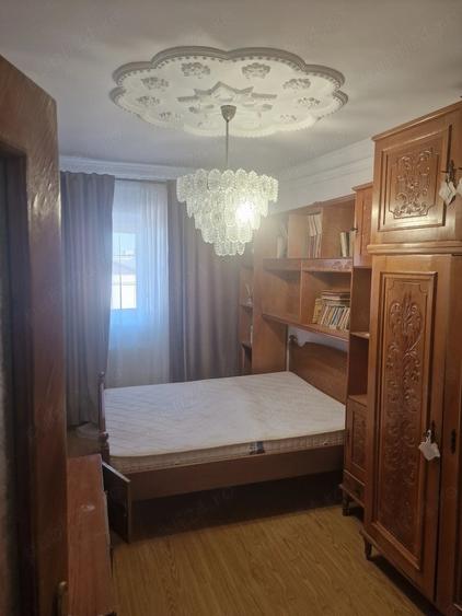 Apartament cu 3 camere decomandat în George Enescu