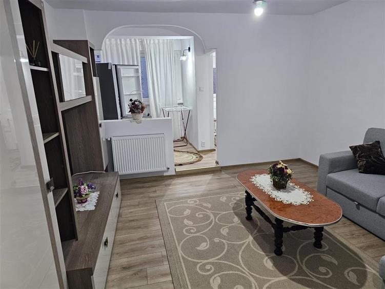 Garsonieră decomandată, mobilată în Micro 3