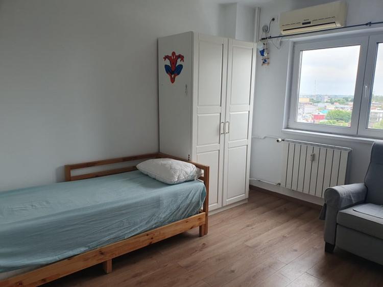 Apartament cu 3 camere decomandat în Vitan