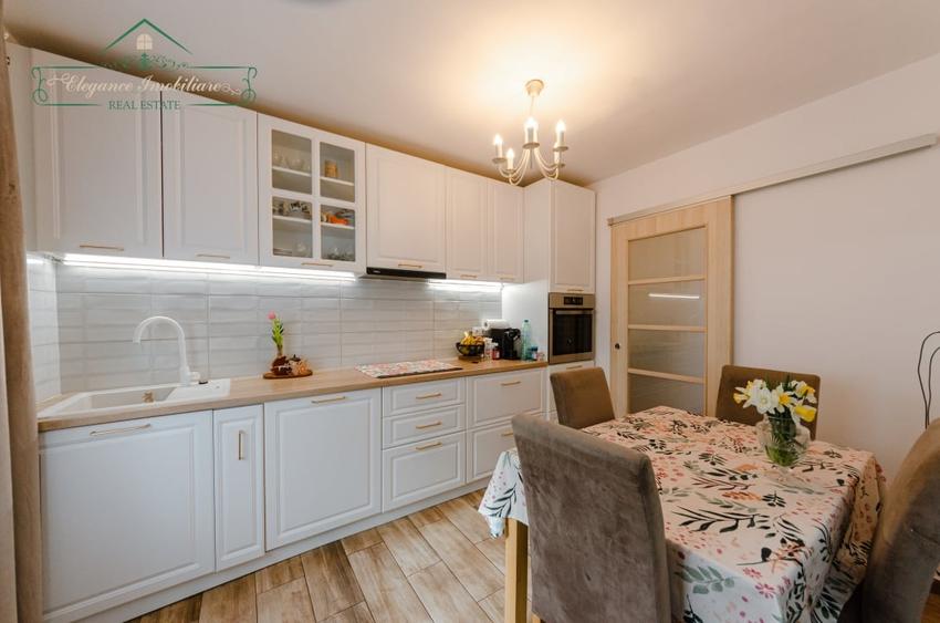 Apartament cu 5 camere decomandat, mobilat în Aurel Vlaicu