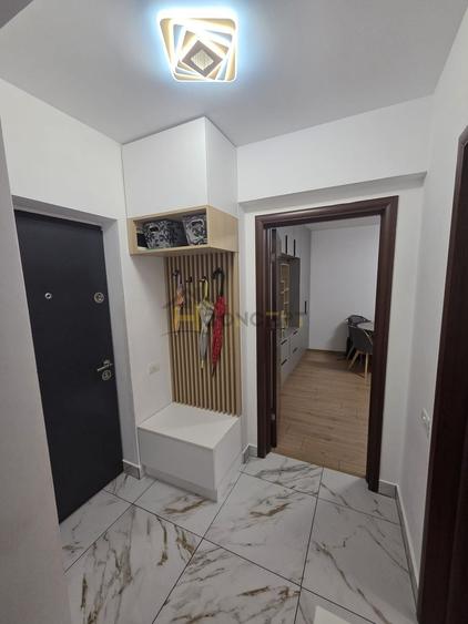 Apartament cu 3 camere decomandat, mobilat în Central