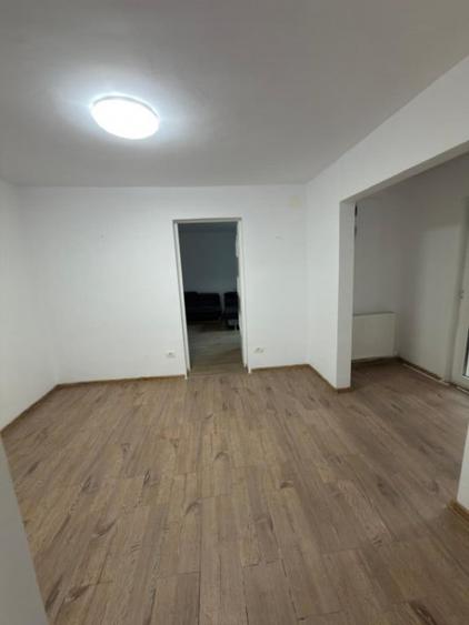 Casă cu 3 camere cu Teren 300 Mp în Delfinariu