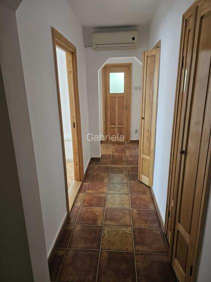 Inchiriere apartament 3 camere decomandat