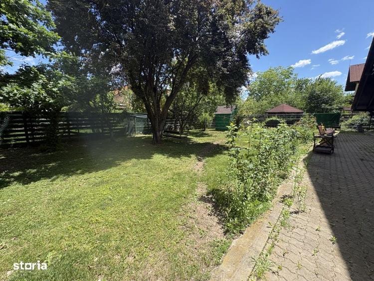 Casă cu 4 camere în Ostratu