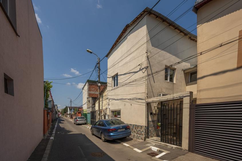 Strada Furculesti, Sector 5, Casă individuală-160 000 Euro -COMISION 0% - 23