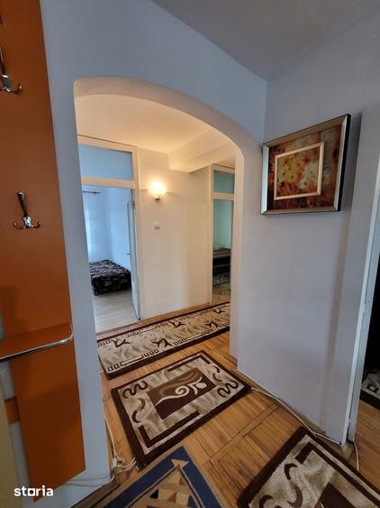 Apartament cu 3 camere decomandat în Exterior Vest