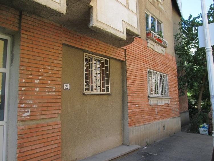 Garsonieră decomandată în Virtuții