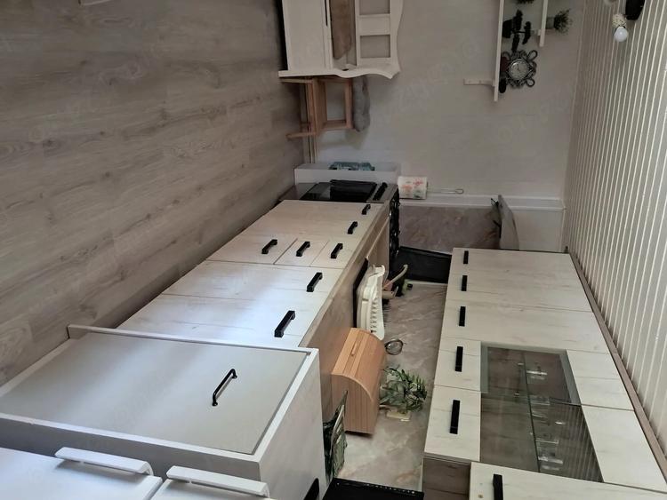 Casă cu Teren 4470 Mp în Vâlcele