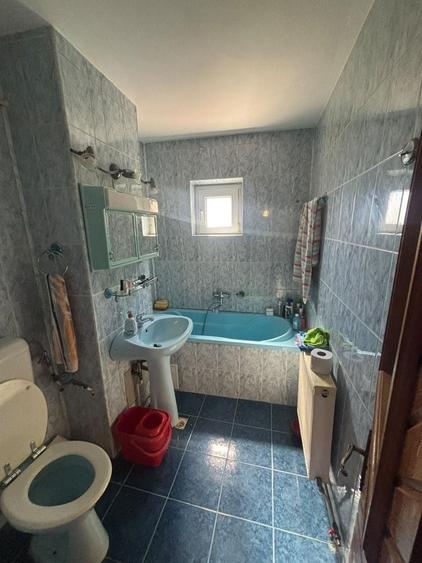 Apartament cu 3 camere decomandat în Alfa