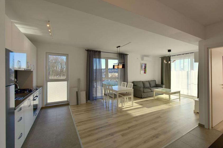 Apartament cu 2 camere semidecomandat, mobilat în Lipovei