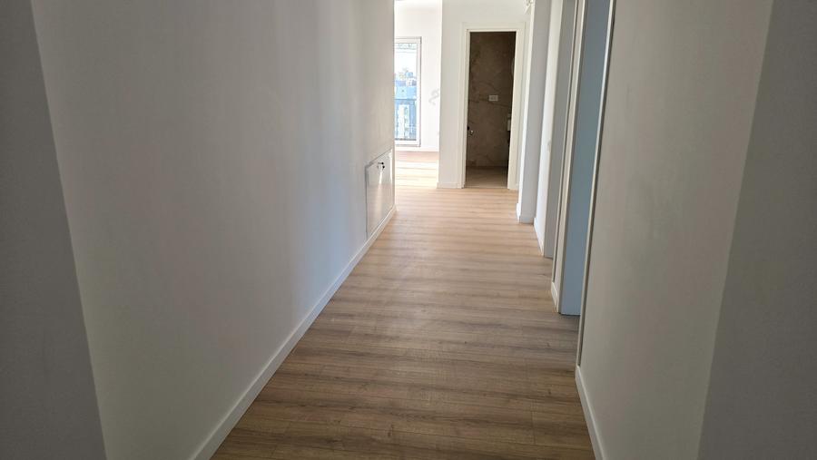 Apartament cu 4 camere decomandat în Basarabia