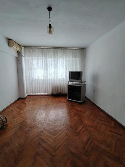 Garsonieră decomandată în Tineretului