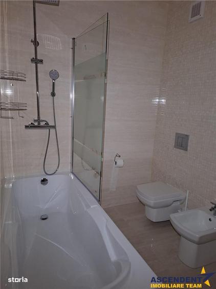 Apartament cu 2 camere decomandat în Tractorul