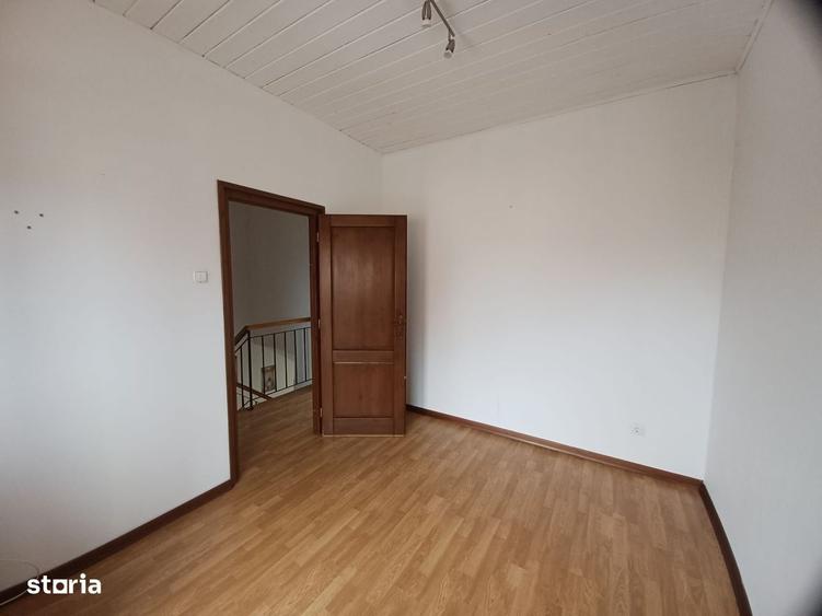 Casă cu 3 camere în Rontău