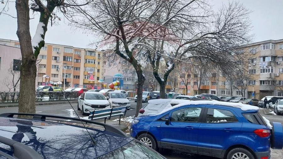 Apartament cu 3 camere decomandat, mobilat în Lăpuș