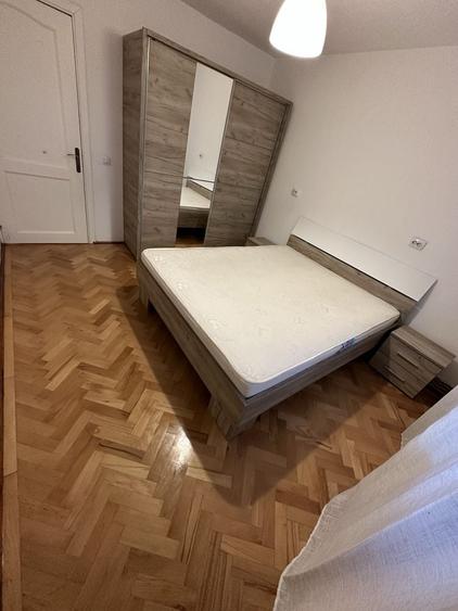Apartament cu 4 camere decomandat în Exterior Vest