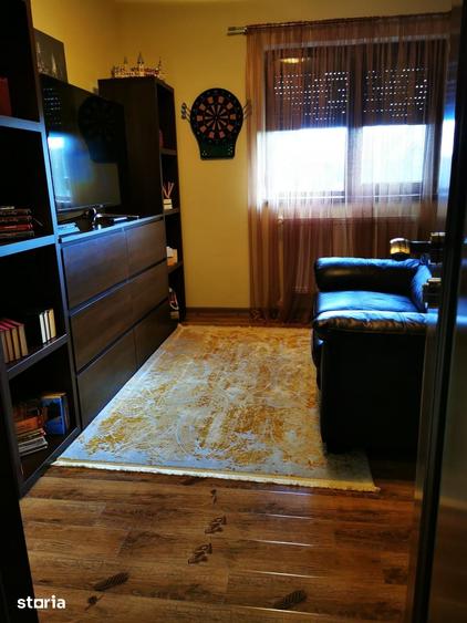 Casă cu 4 camere cu Teren 250 Mp în Domnești