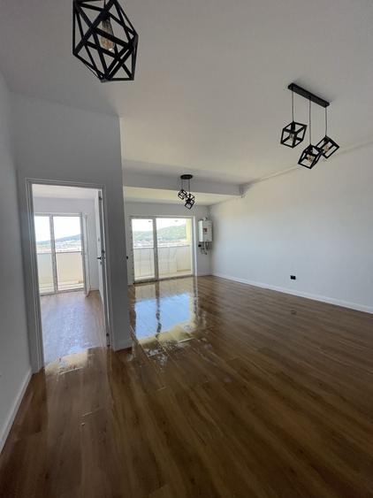 Apartament cu 2 camere decomandat în Florești