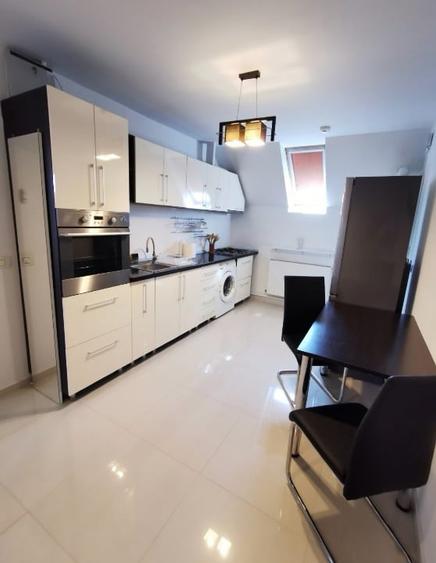 Apartament cu 2 camere decomandat, mobilat în Torontalului