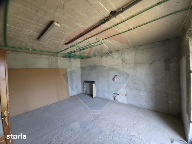 Casă cu 6 camere cu Teren 1680 Mp în Alexandru cel Bun
