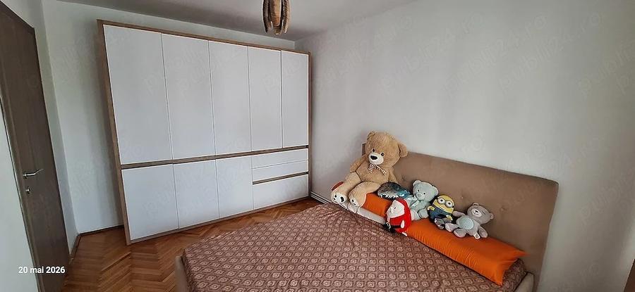 Apartament cu 3 camere semidecomandat, mobilat în Kiriac