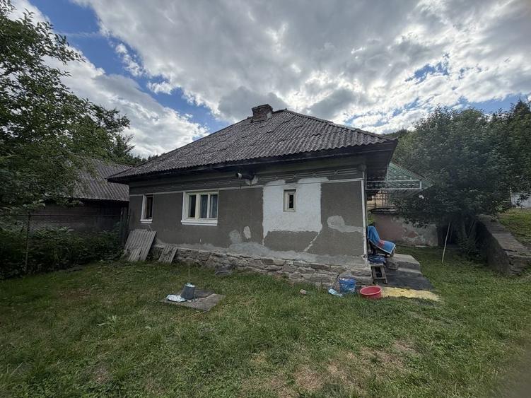 Casă cu 4 camere în Ciuruleasa