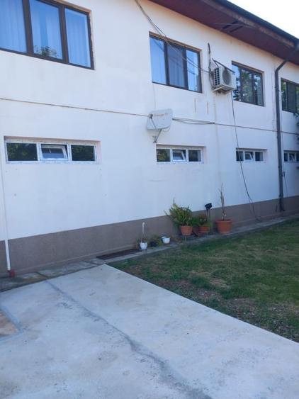 Apartament cu 3 camere decomandat, mobilat în Băicoi