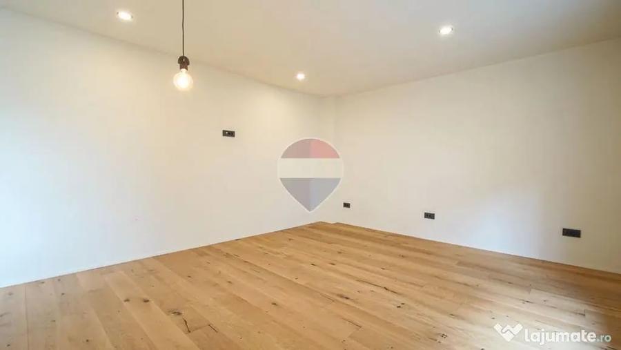 Apartament cu 3 camere decomandat în Centrul Istoric