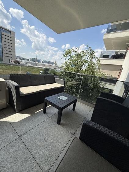 Apartament cu 3 camere semidecomandat, mobilat în Pipera