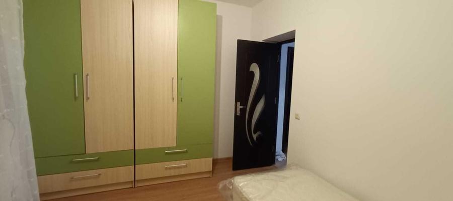 Apartament cu 3 camere decomandat în Vișan