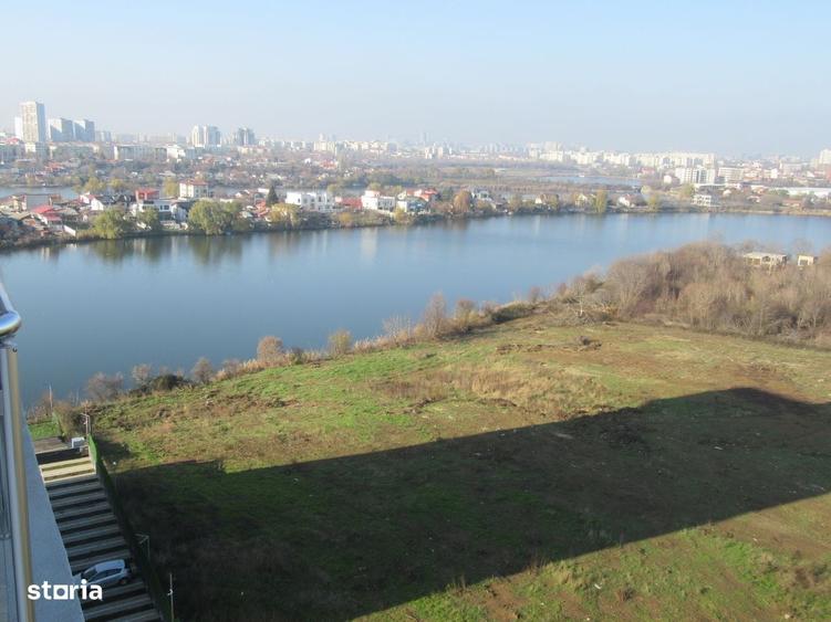 Apartament cu 3 camere semidecomandat în Fundeni