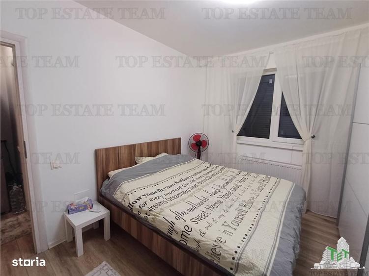 Apartament cu 3 camere semidecomandat în Roșu