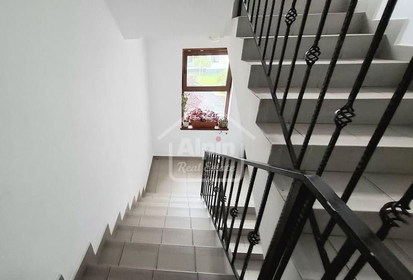 Apartament cu 2 camere decomandat, mobilat în Tractorul