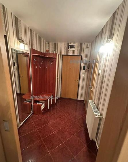 Apartament cu 4 camere decomandat, mobilat în Titan