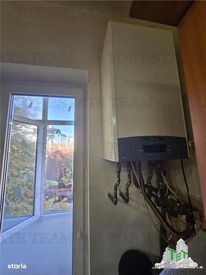 Apartament cu 4 camere decomandat, mobilat în Central — fotografia 1