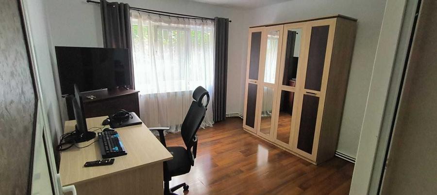 Apartament cu 2 camere decomandat în Nicolina