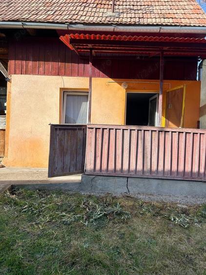 Casă cu 2 camere în Săndulești