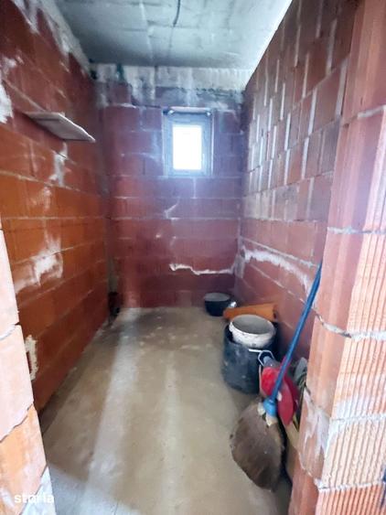 Casă cu 3 camere cu Teren 300 Mp în Sânmartin