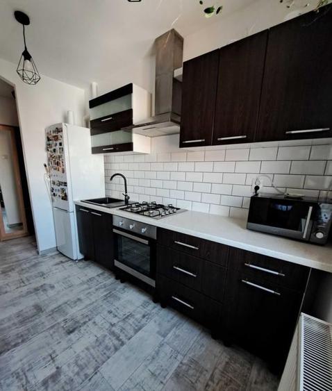 Apartament cu 2 camere semidecomandat, mobilat în Mănăștur