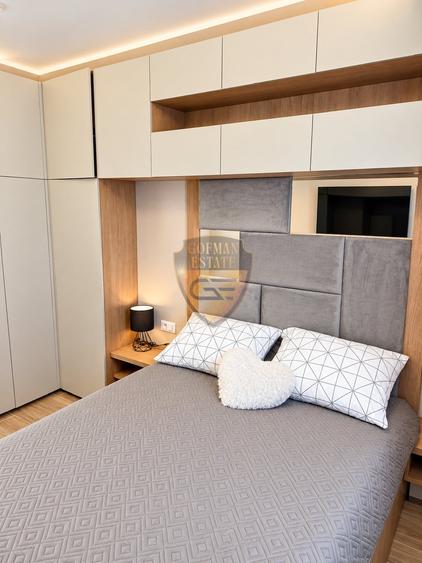 Apartament cu 3 camere decomandat, mobilat în Palazu Mare