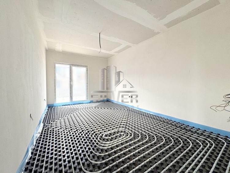 Duplex cu 5 camere cu Canalizare în Chinteni